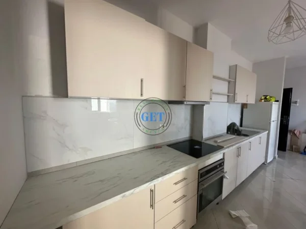 Durres, jepet me qera apartament Kati 8, 65 m² 250 € (Parku Vala , Durres)