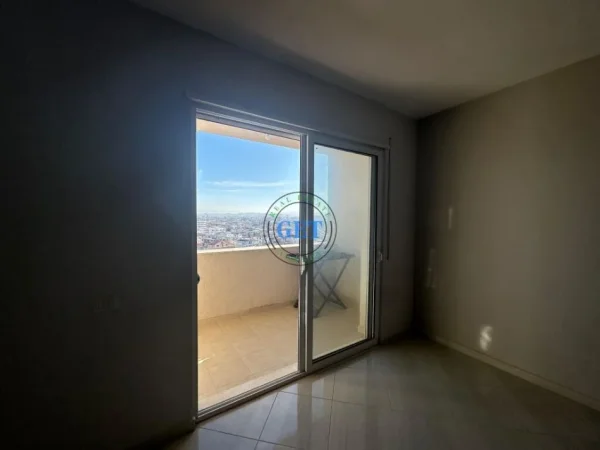 Durres, jepet me qera apartament Kati 8, 65 m² 250 € (Parku Vala , Durres)