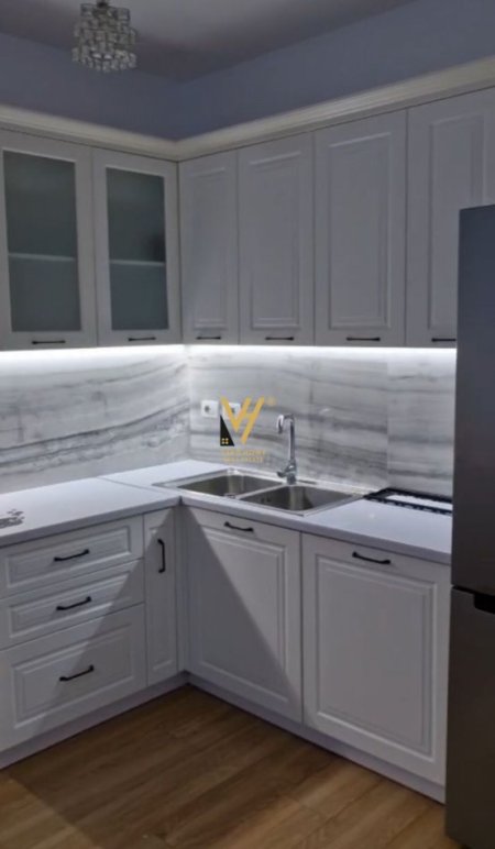 Tirane, jepet me qera apartament 2+1+Ballkon Kati 2, 90 m² 600 € (VILAT GJERMANE)