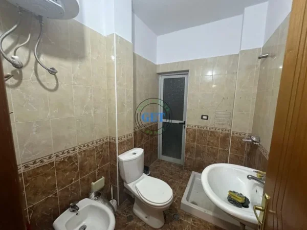 Durres, jepet me qera apartament 1+1+Ballkon Kati 1, 70 m² 350 € (Plazh, Durrës)