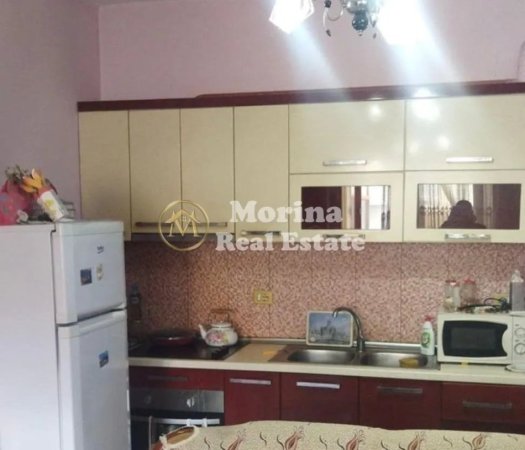 Tirane, jepet me qera apartament 2+1 Kati 7, 75 m² 380 € (Kombinat)