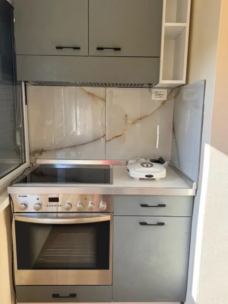 Tirane, jepet me qera apartament 1+1 Kati 3, 60 m² 350 € (Tek ish Tregu Elektrik)