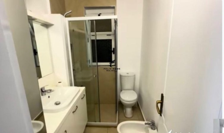 Tirane, jepet me qera apartament 1+1 Kati 5, 60 m² 450 € (STACIONI TRENIT)