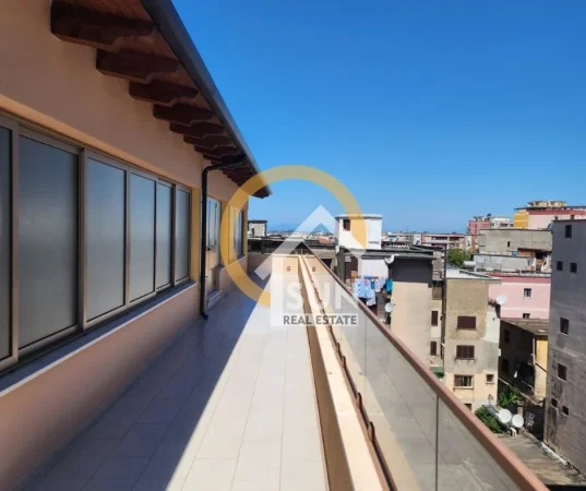 Shkoder, jepet me qera ambjent biznesi Kati 5, 370 m² (rr. Hasan Riza Pasha)