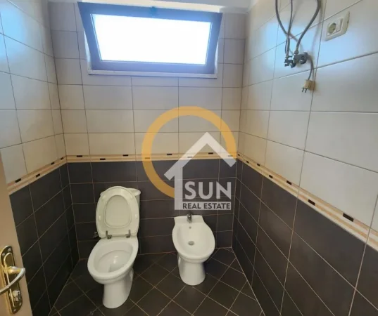 Shkoder, jepet me qera ambjent biznesi Kati 5, 370 m² (rr. Hasan Riza Pasha)