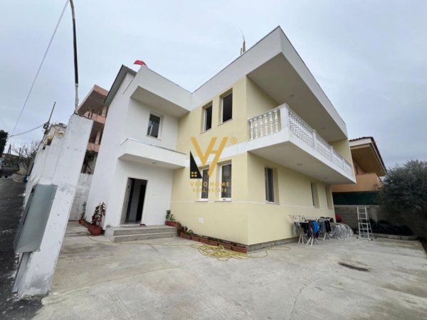 Tirane, jepet me qera apartament 2+1+Ballkon Kati 2, 112 m² 550 € (VILAT GJERMANE)