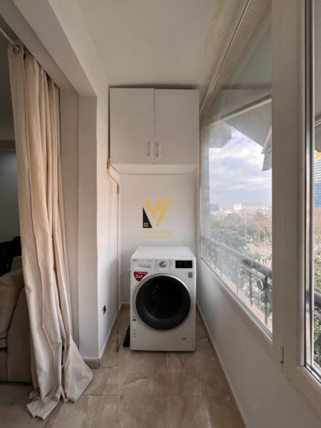 Tirane, jepet me qera apartament 2+1+Ballkon Kati 4, 80 m² 850 € (QENDER)