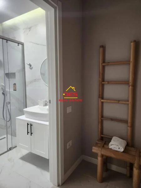 Vlore, shitet apartament duplex 2+1+Ballkon Kati 1, 120 m² (Rruga Aleksandër Moisiu)