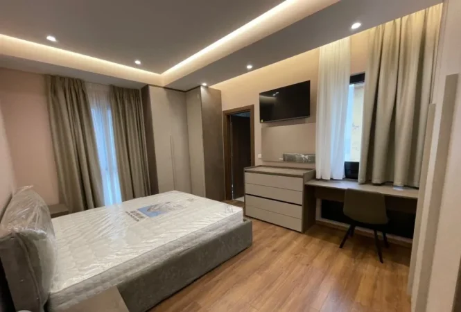 Tirane, jepet me qera apartament 2+1+Aneks+Ballkon Kati 9, 111 m² 830 € (Rruga e Dibres)