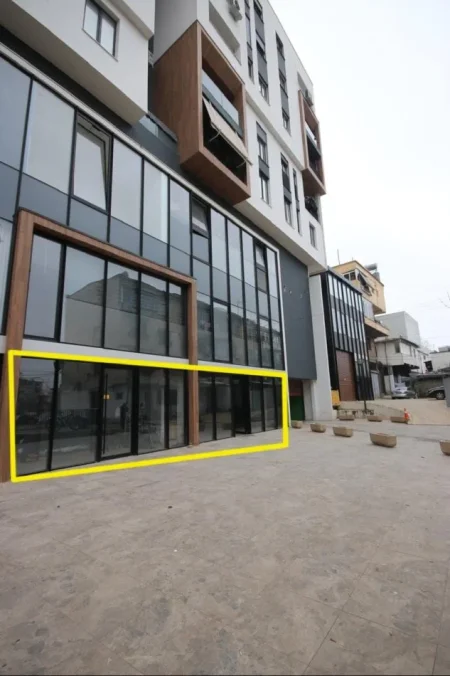 Tirane, shes ambjent biznesi Kati 0, 202 m² (Rruga e Dibres)