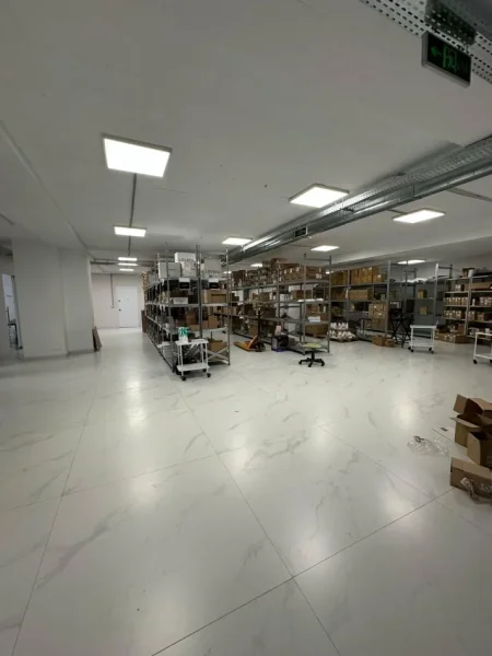 Tirane, shes ambjent biznesi Kati 0, 528 m² (Rruga e Dibres)