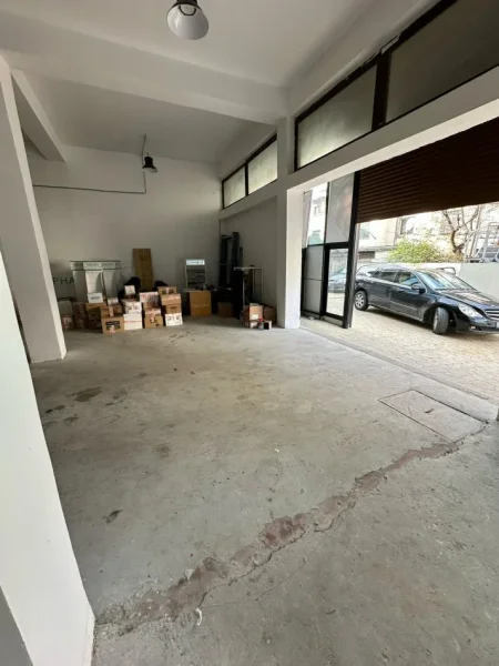 Tirane, shes ambjent biznesi Kati 0, 528 m² (Rruga e Dibres)