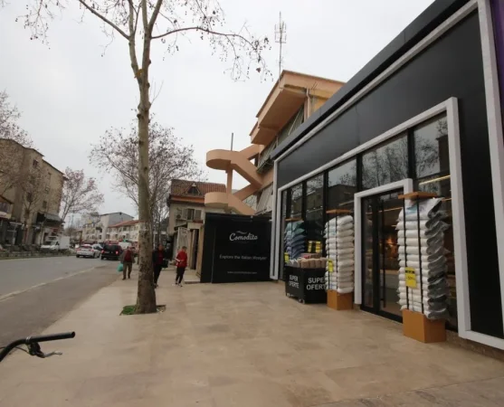 Tirane, shes dyqan Kati 0, 187 m² (Rruga e Dibres)