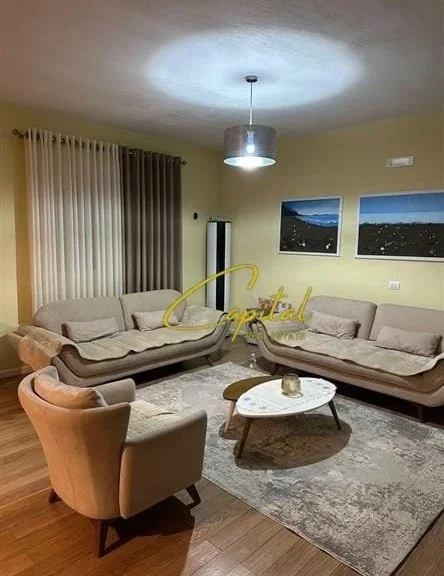 Tirane, jepet me qera apartament 2+1 Kati 1, 130 m² 850 € (PAZARI I RI)