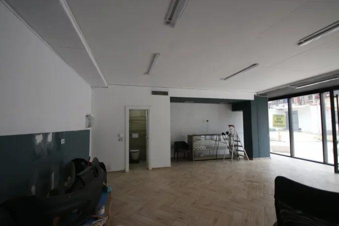 Tirane, shes ambjent biznesi Kati 0, 202 m² (Rruga e Dibres)