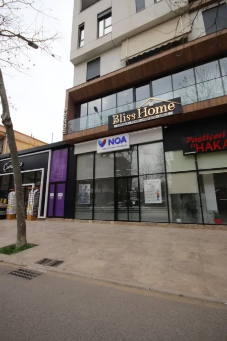 Tirane, shes dyqan Kati 0, 107 m² 509.000 € (Rruga e Dibres)