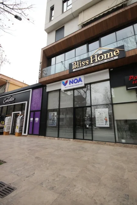 Tirane, shes dyqan Kati 0, 107 m² 509.000 € (Rruga e Dibres)