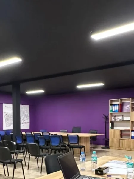 Tirane, shes ambjent biznesi Kati 1, 220 m² (Rruga e Dibres)