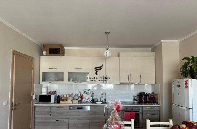 Tirane, jepet me qera apartament 1+1+Ballkon Kati 2, 95 m² 600 € (LIQENI I THATE)