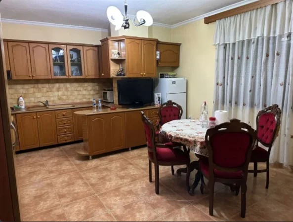 Tirane, shitet apartament 3+1 Kati 2, 96 m² 320.000 € (Blloku)