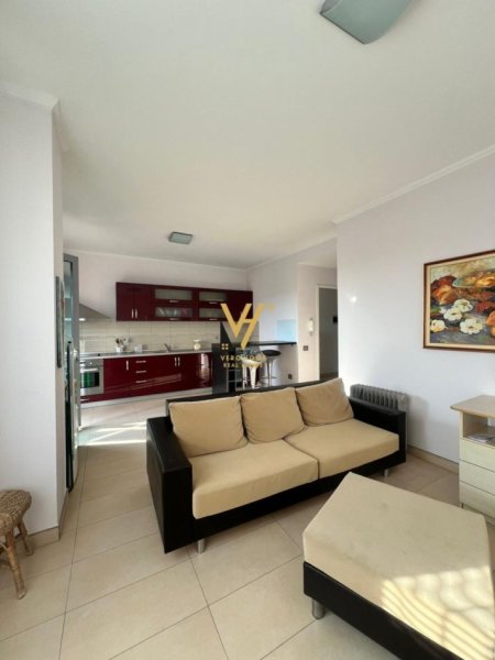 Tirane, jepet me qera apartament 1+1+Ballkon Kati 7, 70 m² 550 € (ZOGU I ZI)