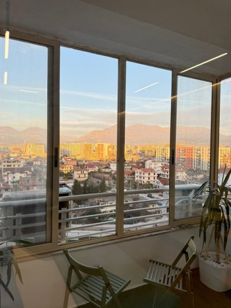 Tirane, jepet me qera garsonier 1+1+Ballkon Kati 7, 40 m² 650 € (astir)