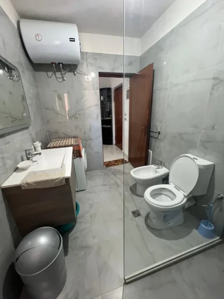 Tirane, jepet me qera apartament 2+1 , 76 m² 450 € (Rruga Ndre Mjeda)