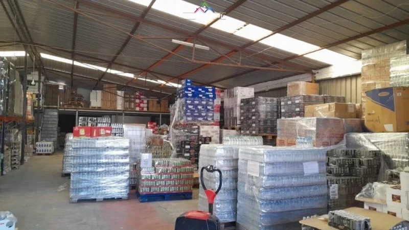 Tirane, jepet me qera magazine Kati 0, 700 m² 3.500 € (ish qyteti i nxenesit)