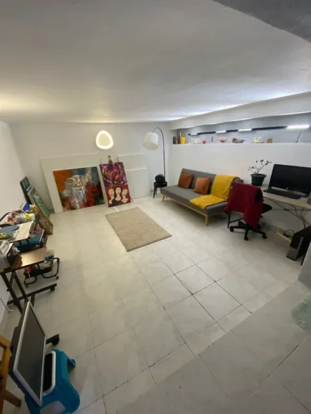 Tirane, shitet dyqan Kati 0, 28 m² 84.000 € (Stadiumi Dinamo,Rruga Zef Jubani)