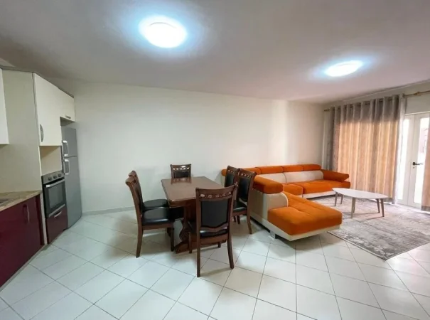 Tirane, jepet me qera apartament 2+1 Kati 4, 550 m² 550 € (Astir)