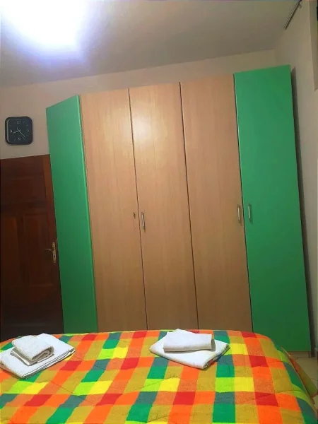 Tirane, jepet me qera apartament 3+1 , 101 m² 1.200 € (Bulevardi zogu 1)
