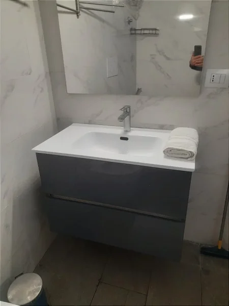 Tirane, jepet me qera apartament 3+1 , 101 m² 1.200 € (Bulevardi zogu 1)