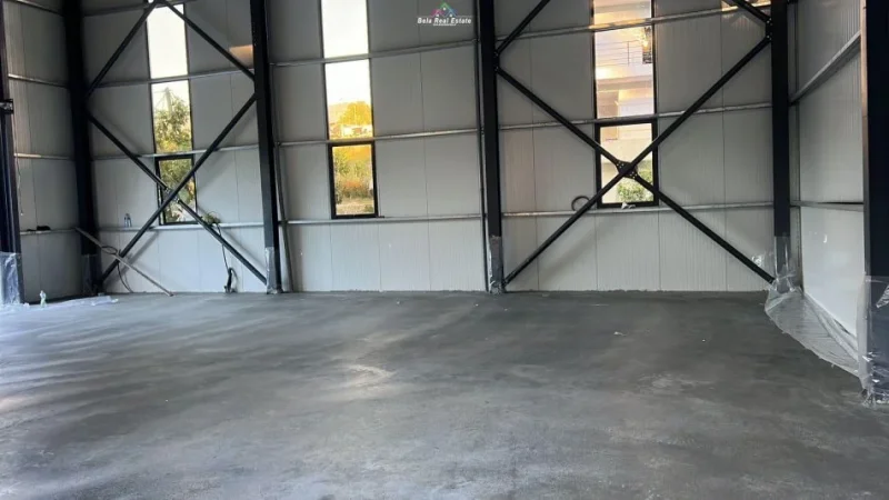 Tirane, jepet me qera magazine Kati 0, 200 m² 2.000 € (farke)