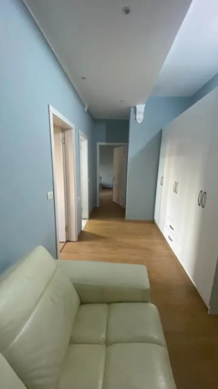 Tirane, jepet me qera apartament 1+1+Aneks+Ballkon Kati 2, 50 m² 450 € (ali demi)