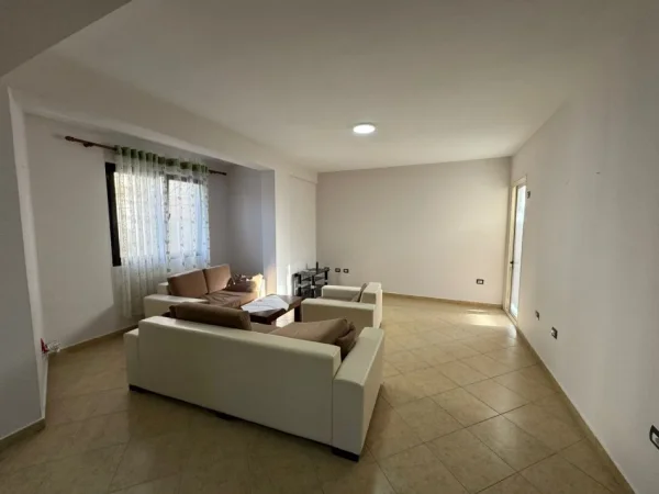 Tirane, jepet me qera apartament 2+1 Kati 3, 105 m² 400 € (Sauk)