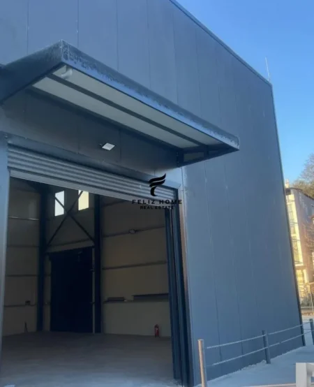 Tirane, jepet me qera magazine Kati 0, 200 m² 2.000 € (SAUK)