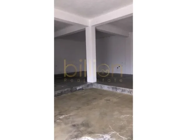 Tirane, jepet me qera magazine Kati 0, 137 m² 500 € (Rruga Tomi Kristo, Tirana, Albania)