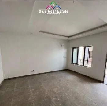 Tirane, jepet me qera zyre Kati 1, 60 m² 450 € (yzberisht)