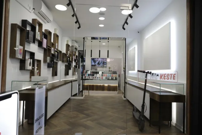 Tirane, shes Mobilje dhe pajisje per celulare 2.500 €