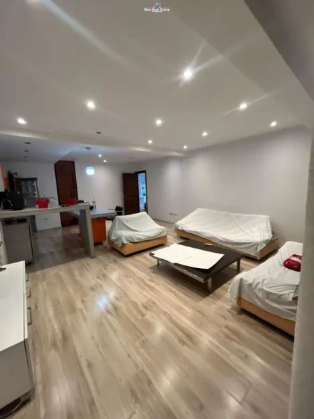 Tirane, jepet me qera apartament 1+1+Ballkon Kati 2, 75 m² 650 € (rruga e durresit)