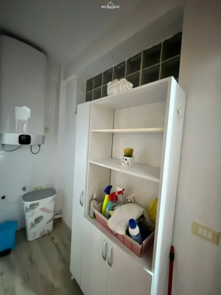 Tirane, jepet me qera apartament 1+1+Ballkon Kati 2, 75 m² 650 € (rruga e durresit)