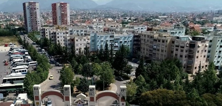 Tirane, jepet me qera apartament 2+1 Kati 3, 90 m² 380 € (KOMPLEKSI MALAJZANI,TERMINALI JUG-VERI.)