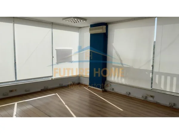 Tirane, jepet me qera ambjent biznesi Kati 0, 290 m² 3.000 € (Bruto) (Muhamet Gjollesha)