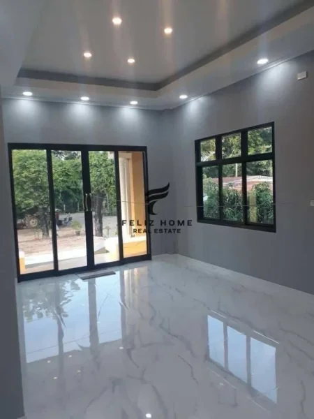 Tirane, jepet me qera dyqan Kati 0, 73 m² 1.200 € (ALI DEMI)