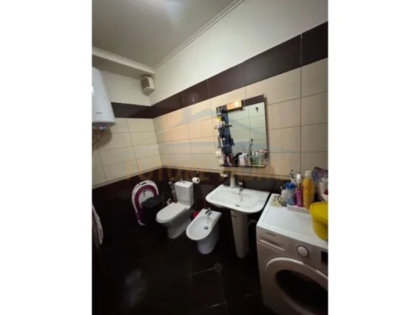 Tirane, shitet apartament 2+1+Ballkon Kati 2, 87 m² 113.000 € (FRESK)