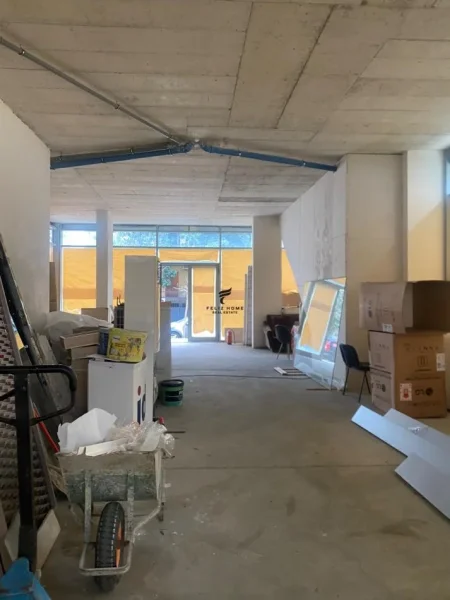 Tirane, jepet me qera dyqan Kati 0, 376 m² 15.000 € (AIR ALBANIA)