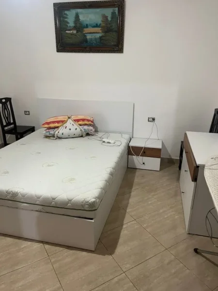 Tirane, jepet me qera shtepi 1+1 Kati 1, 400 € (Artan Lenja)