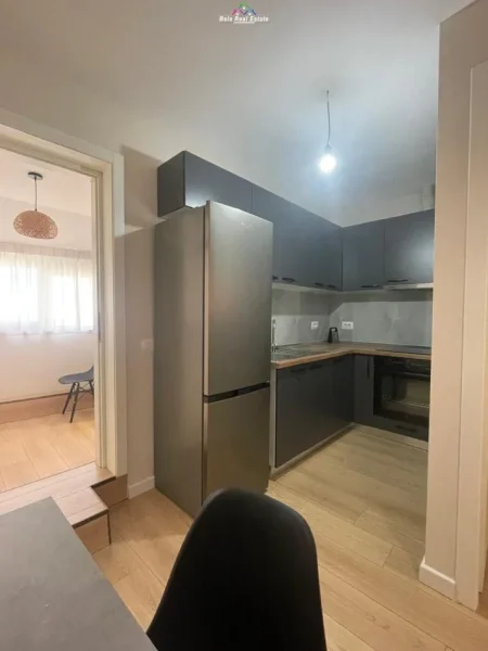 Tirane, jepet me qera apartament 1+1+Ballkon Kati 3, 43 m² 490 € (rruga e durresit)