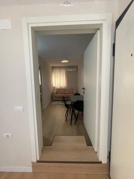 Tirane, jepet me qera apartament 1+1+Ballkon Kati 3, 43 m² 490 € (rruga e durresit)