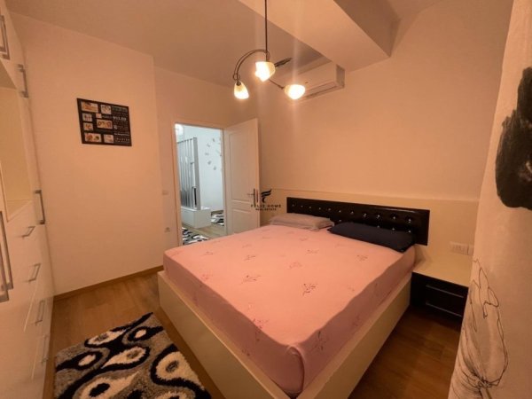 Tirane, jepet me qera apartament 1+1+Ballkon Kati 4, 65 m² 500 € (BRRYLI)